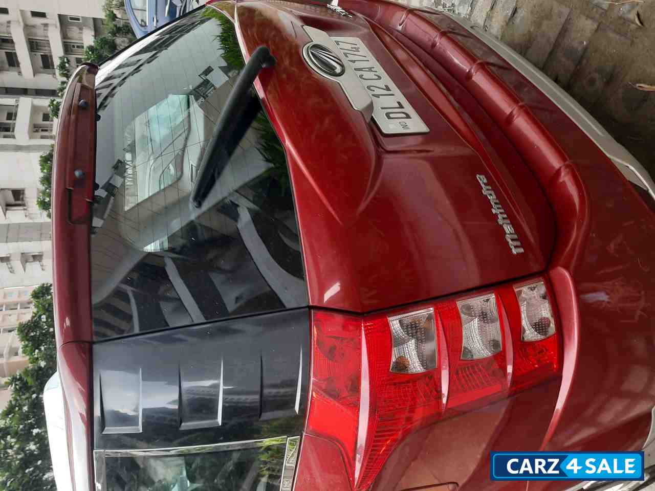 Maroon Red Mahindra XUV 500 W6 2WD