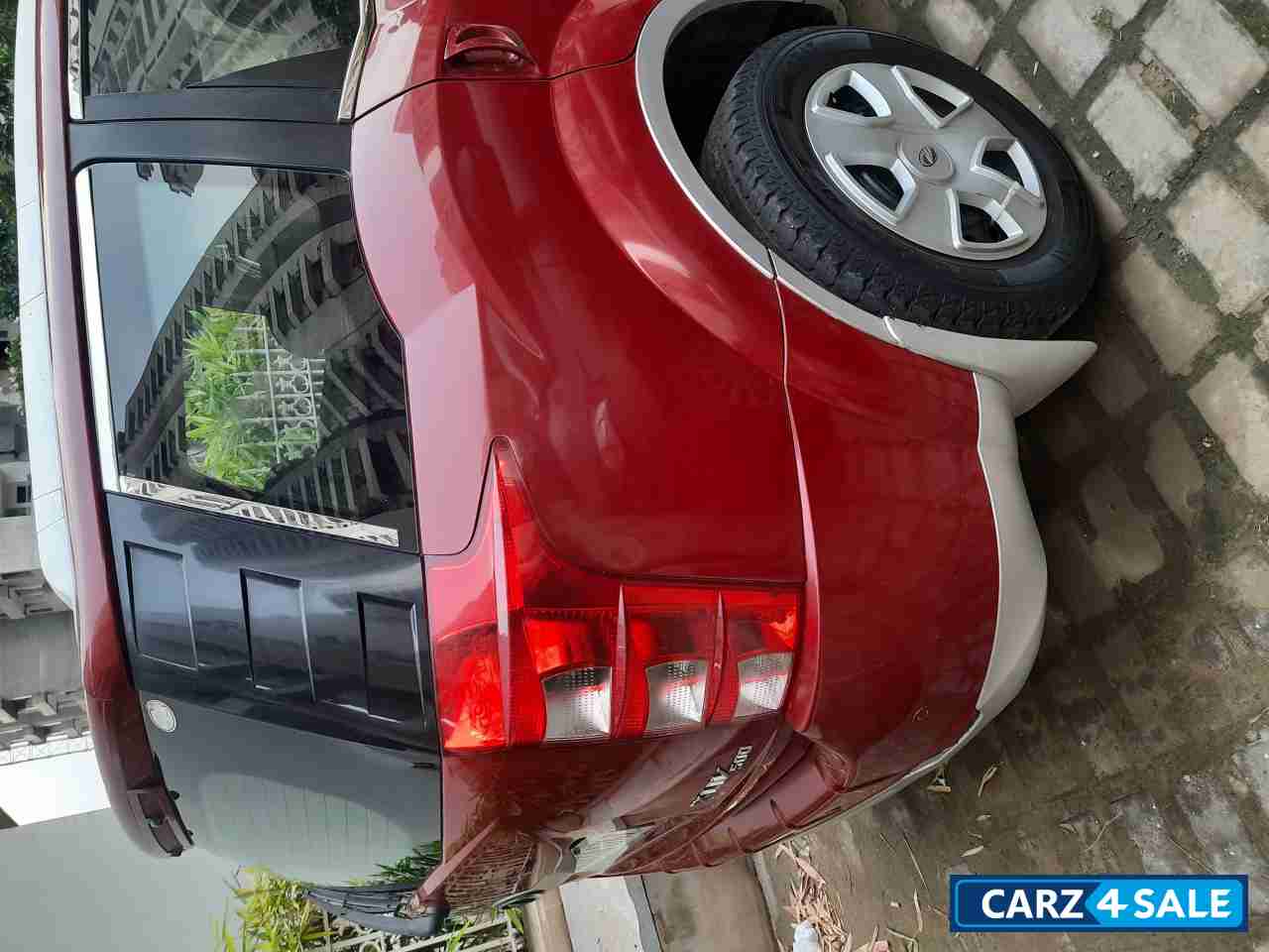 Maroon Red Mahindra XUV 500 W6 2WD