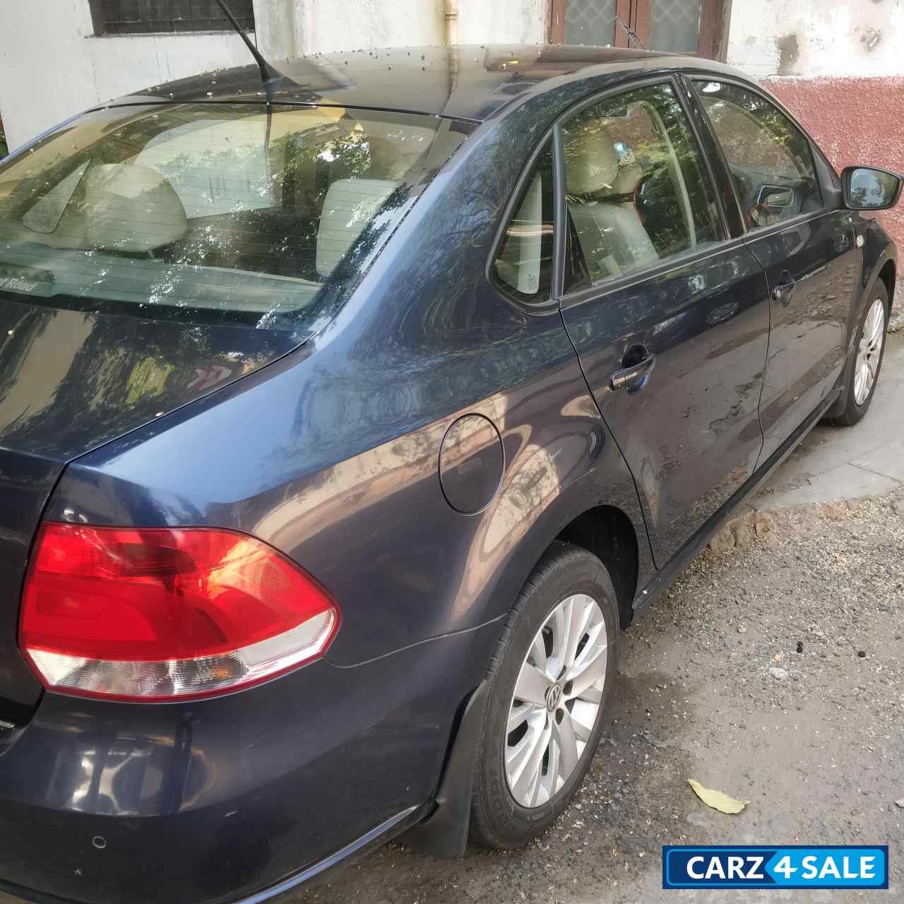 Persian Blue Volkswagen Vento Petrol Highline Persian Blue Volkswagen Vento Petrol Highline