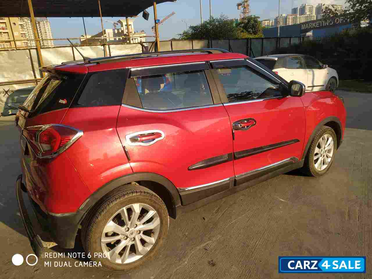 Mahindra XUV300 W8 P 2WD Petrol