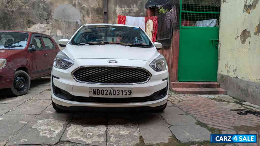 Diamond White Ford Figo Titanium BS6