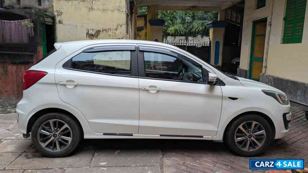 Diamond White Ford Figo Titanium BS6