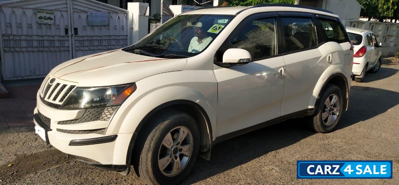 White Mahindra XUV 500 W8 4WD