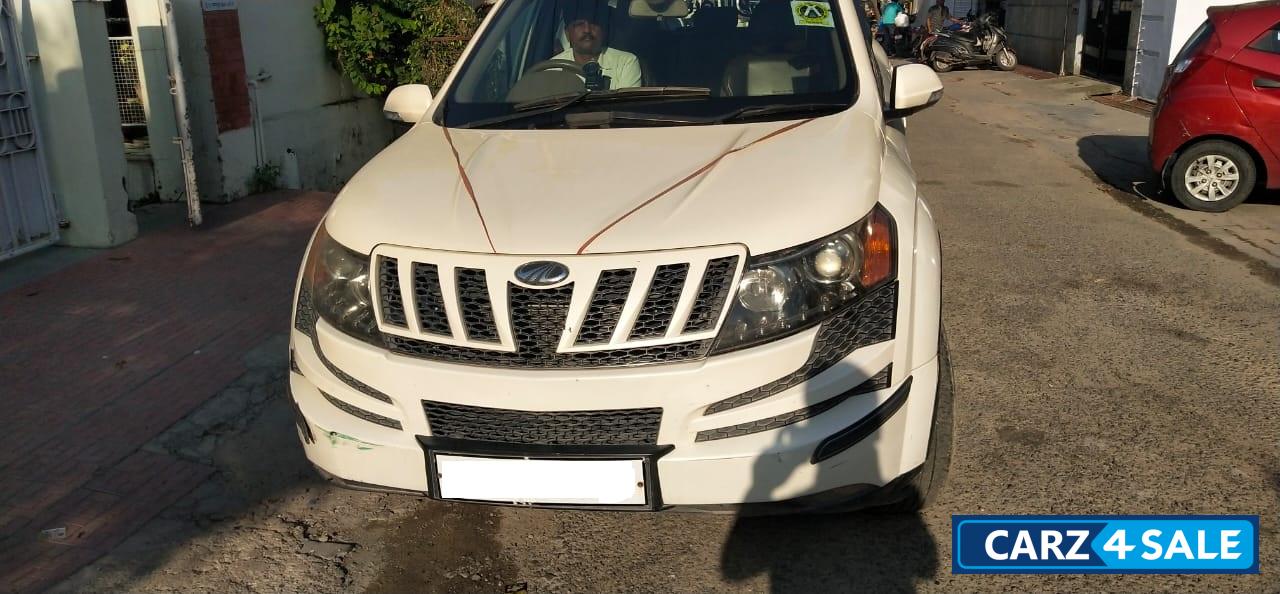 White Mahindra XUV 500 W8 4WD