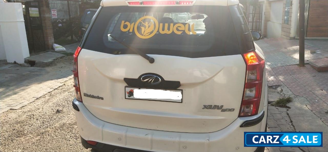 White Mahindra XUV 500 W8 4WD