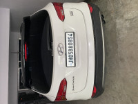 Polar White Hyundai Santa Fe 2WD MT