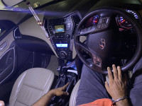 Polar White Hyundai Santa Fe 2WD MT