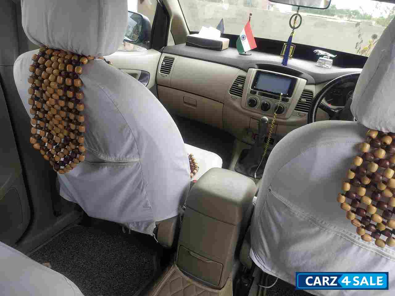 Toyota Innova 2.5 G 7 STR BS-IV