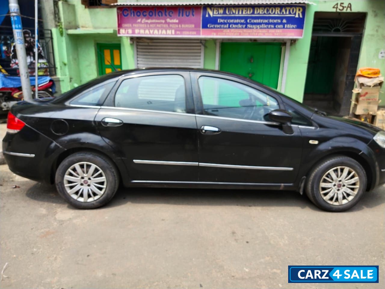 Black Fiat Linea Emotion 1.3L Multijet Diesel