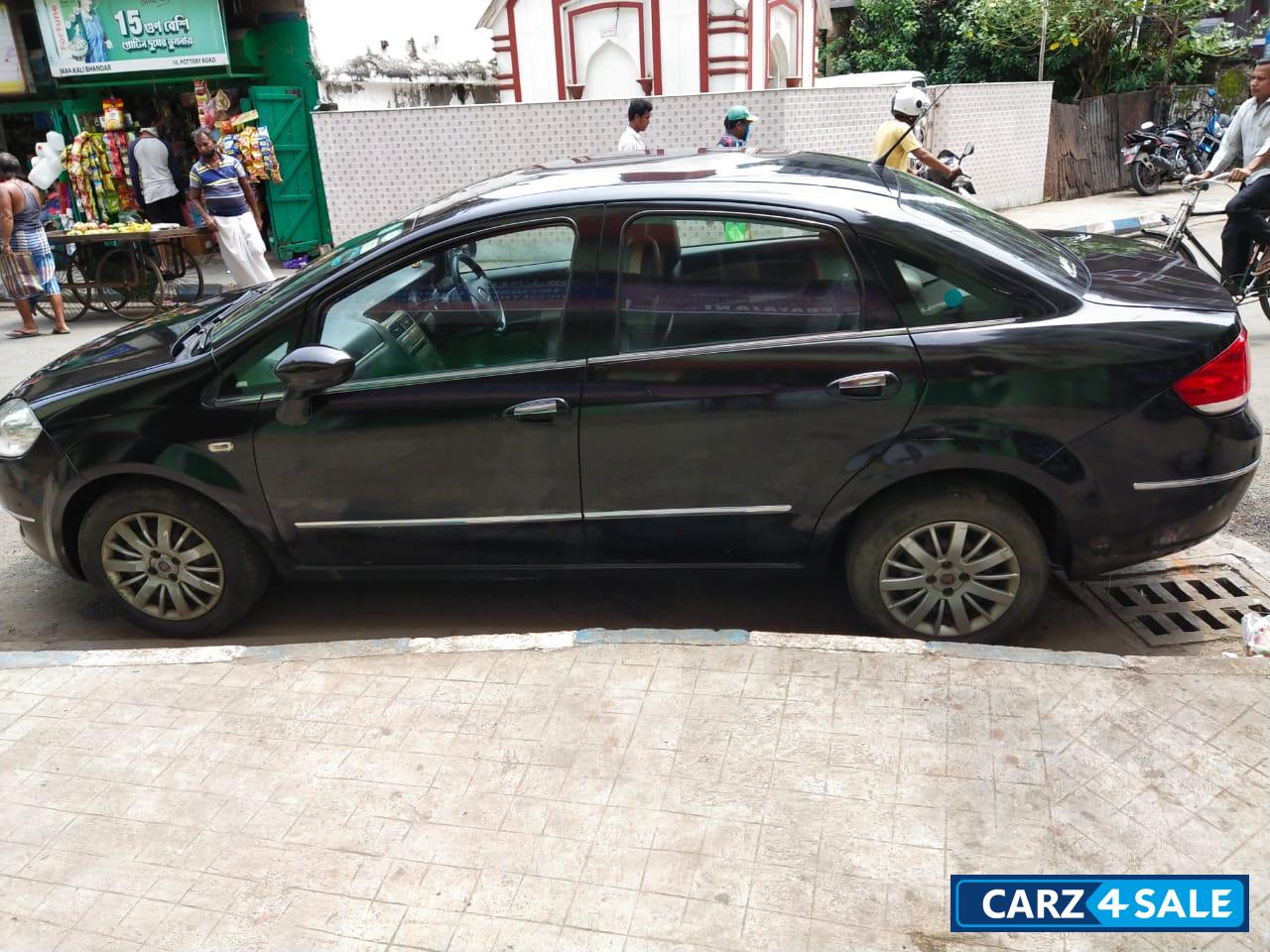 Black Fiat Linea Emotion 1.3L Multijet Diesel