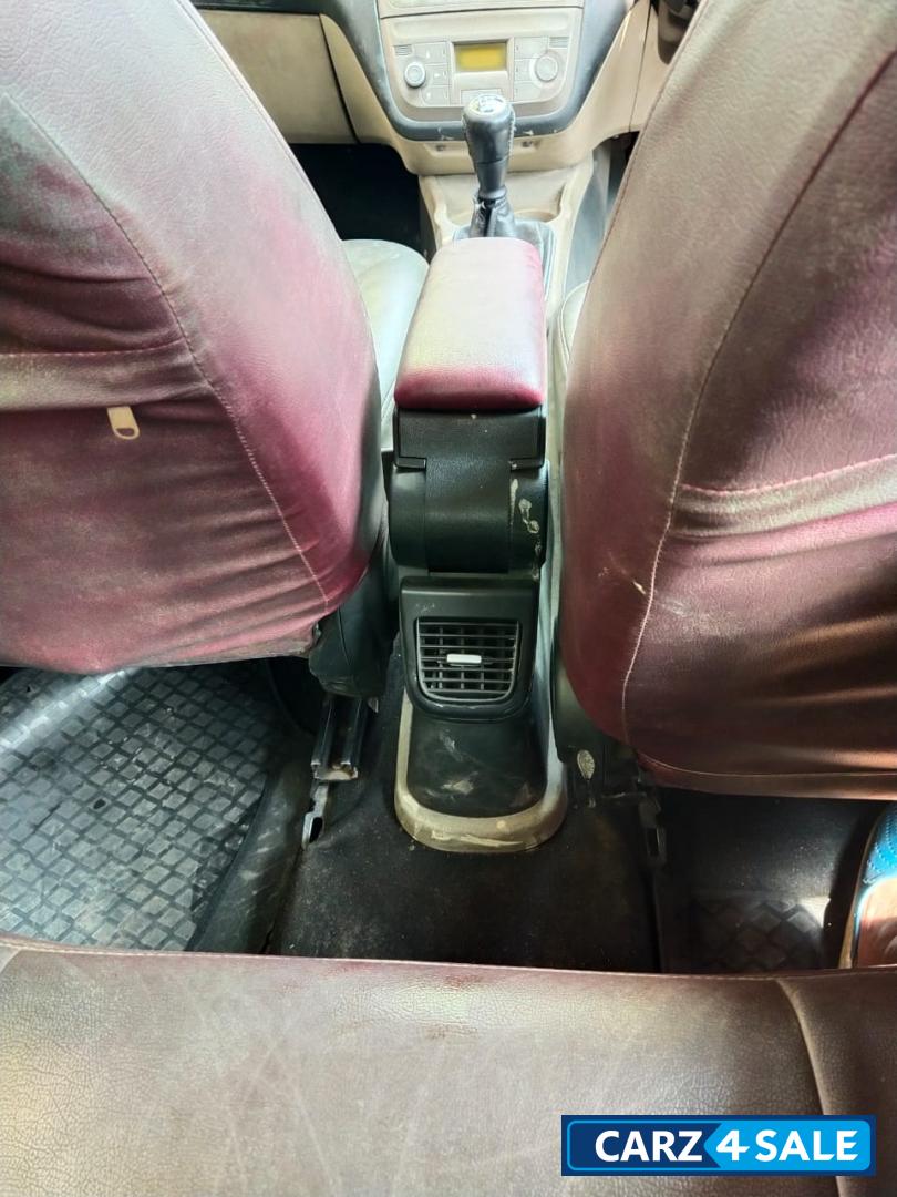 Black Fiat Linea Emotion 1.3L Multijet Diesel