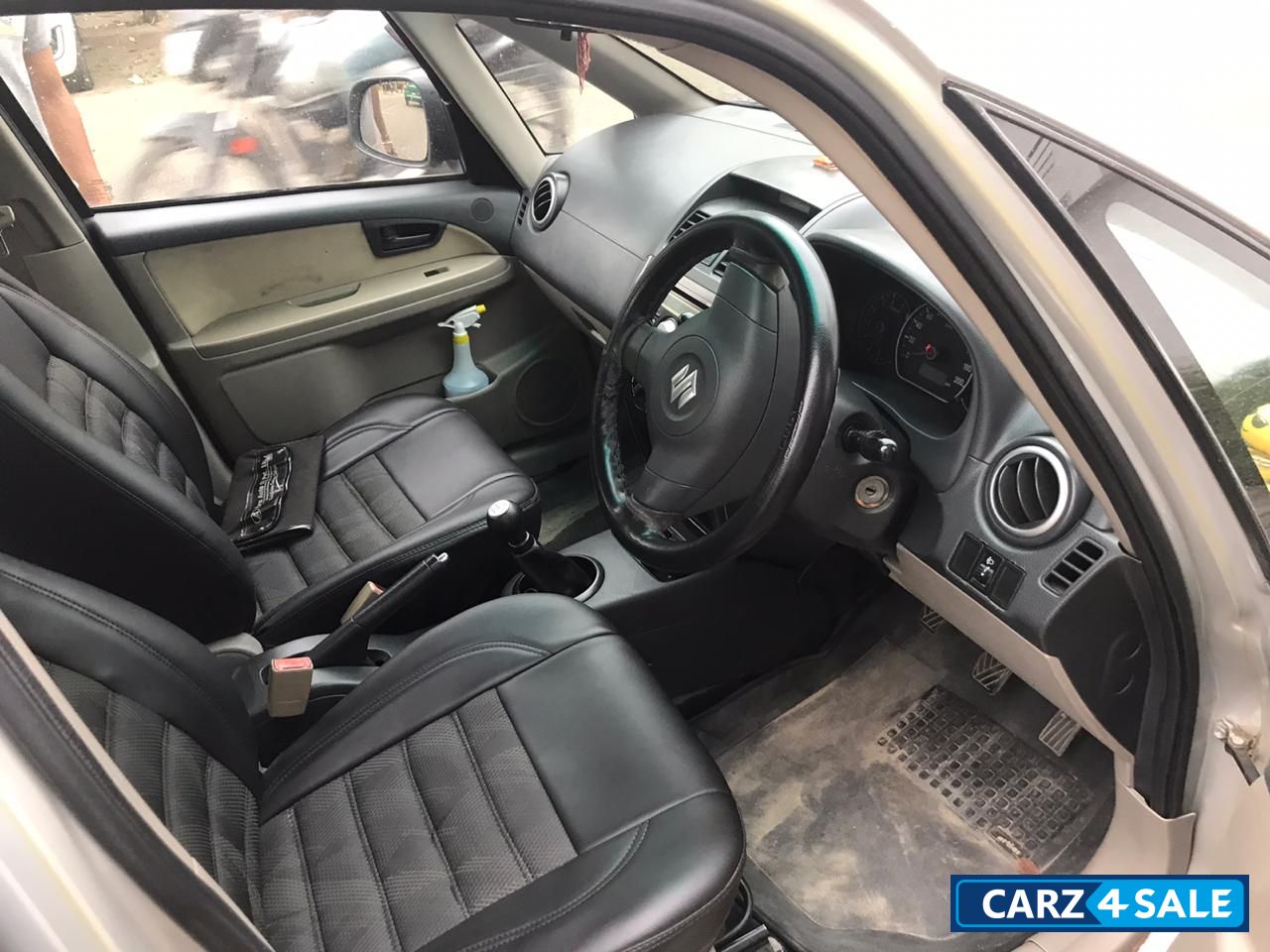 Silver Maruti Suzuki SX4 VXi