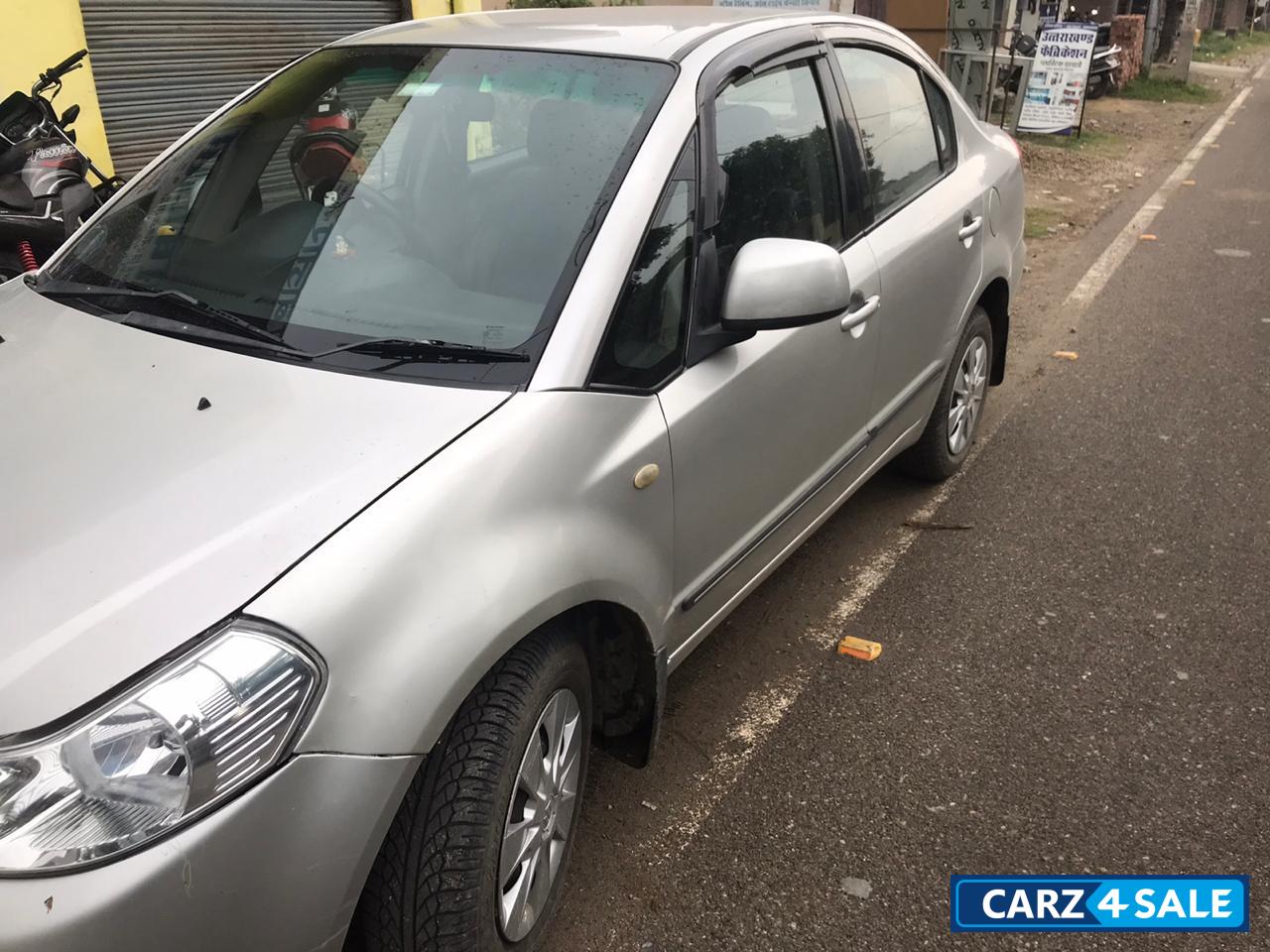 Silver Maruti Suzuki SX4 VXi
