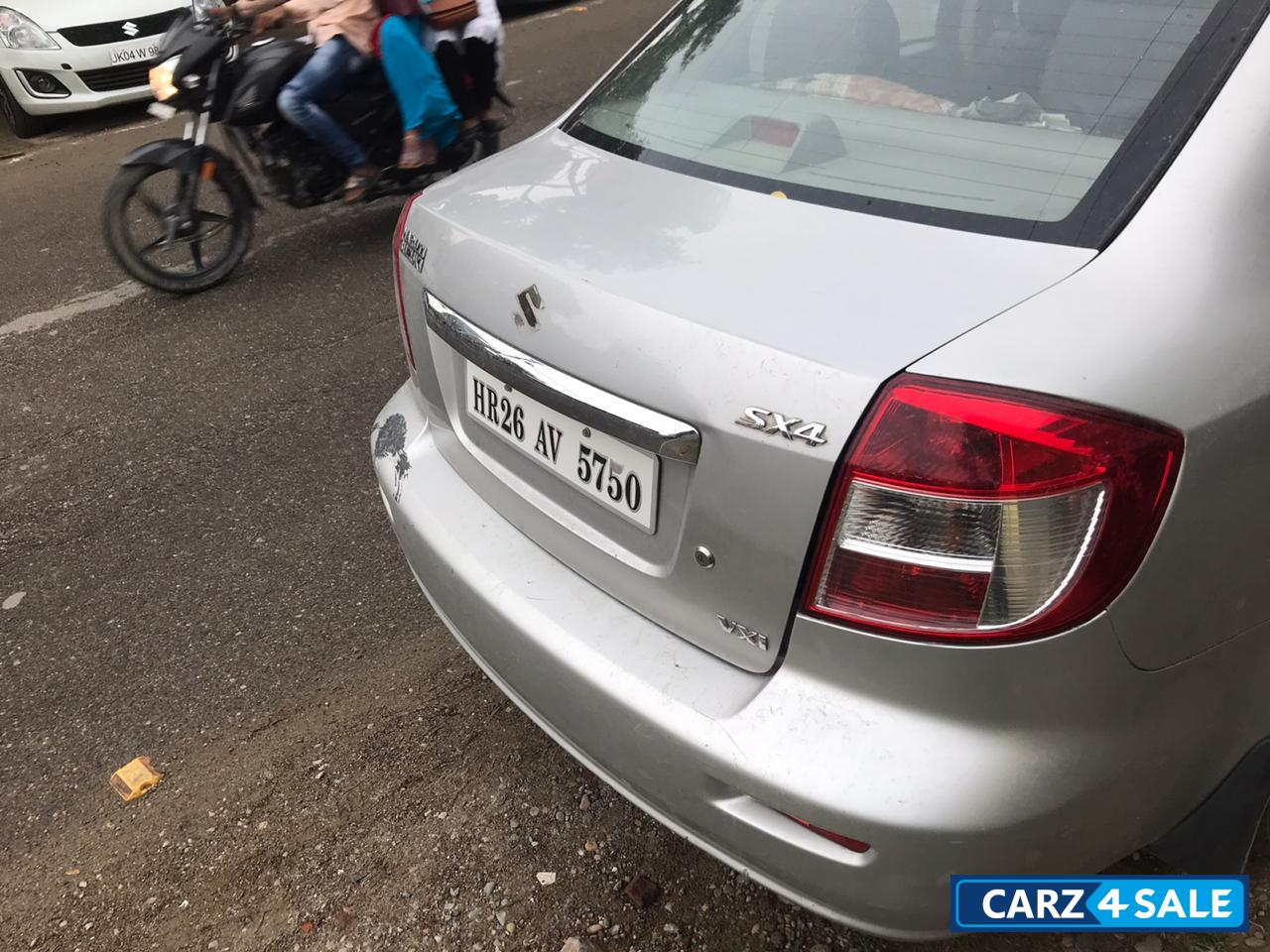 Silver Maruti Suzuki SX4 VXi