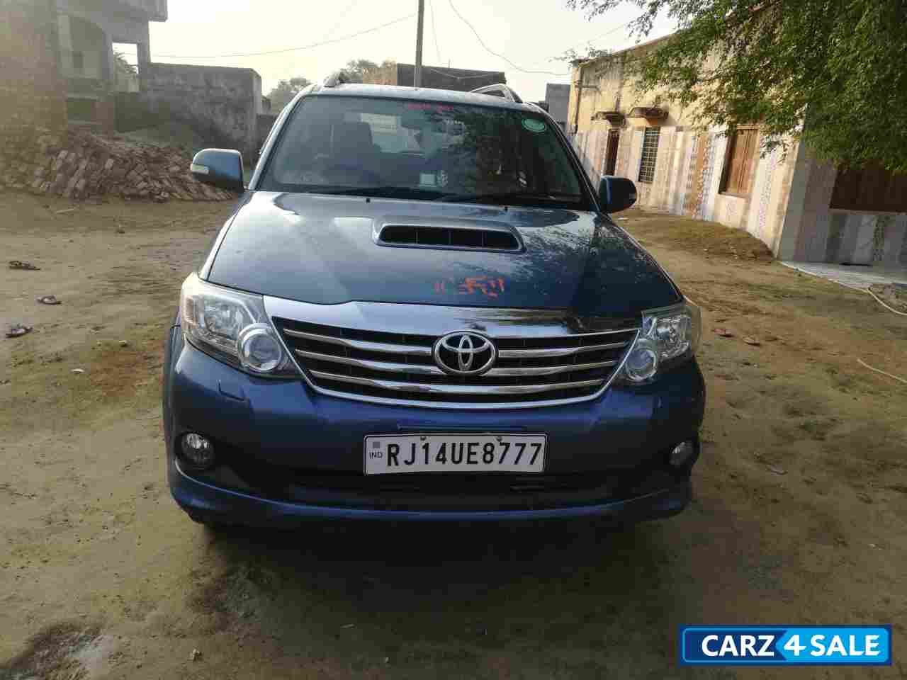 Blue Mate Toyota Fortuner 3.0 4x4 MT
