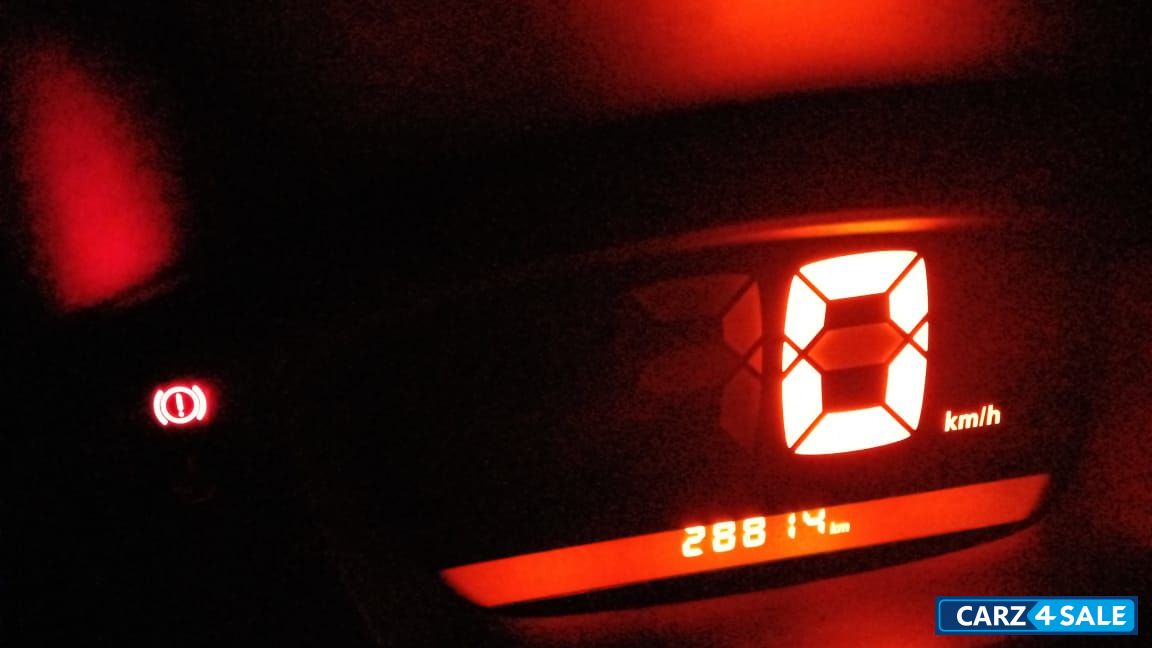 Silver Renault Kwid RXT