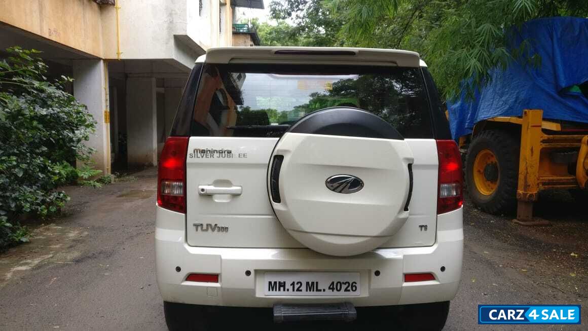 Mahindra TUV300 T8