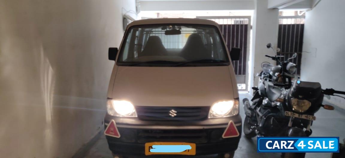 White Maruti Suzuki Eeco Cargo CNG