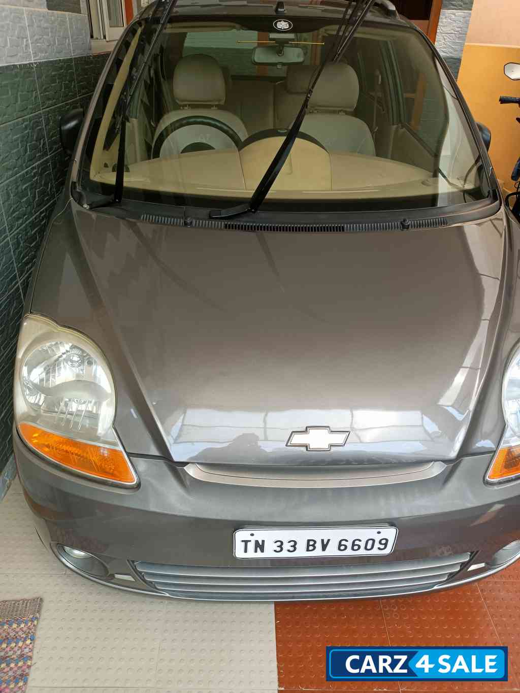 Shift Grey Chevrolet Spark LT 1.0