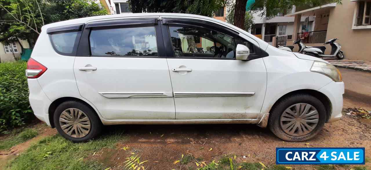 Superior White Maruti Suzuki Ertiga ZXI