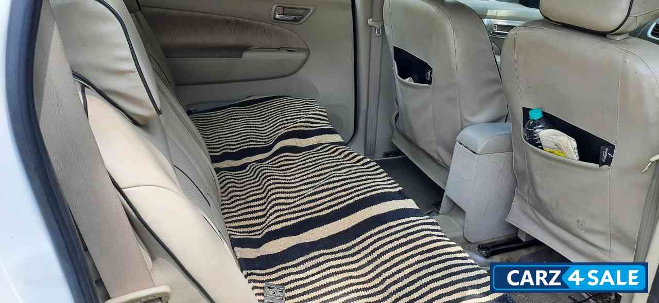 Superior White Maruti Suzuki Ertiga ZXI