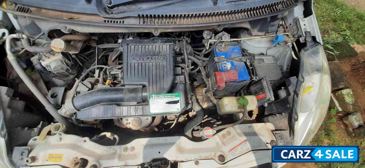 Superior White Maruti Suzuki Ertiga ZXI