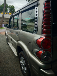 Gold Mahindra Scorpio Diesel