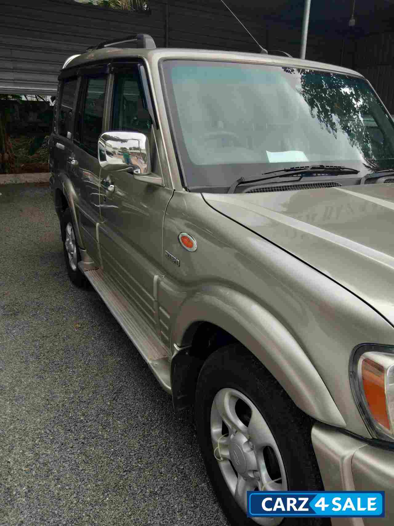 Gold Mahindra Scorpio Diesel