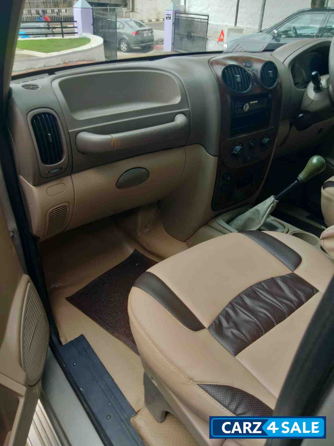 Gold Mahindra Scorpio Diesel