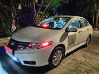 T White Honda City V MT AVN