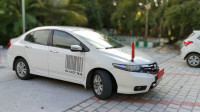 T White Honda City V MT AVN