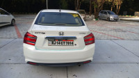T White Honda City V MT AVN