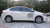 T White Honda City V MT AVN