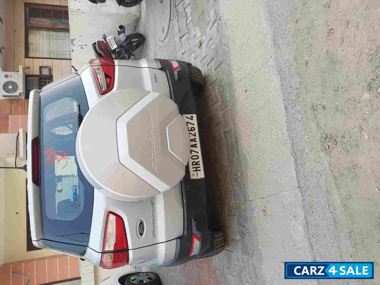 Moon Dust Silver Ford EcoSport 1.5 Diesel Trend MT