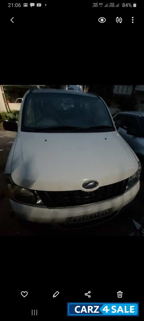 White Mahindra Xylo H4 ABS Airbag BS IV