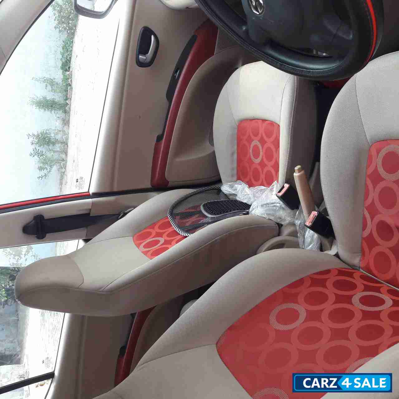 Red Hyundai i10 1.2 Sportz