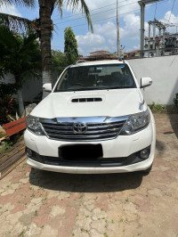 Toyota Fortuner 3.0 4x2 AT 2012 Model
