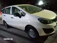 Mahindra Marazzo M2