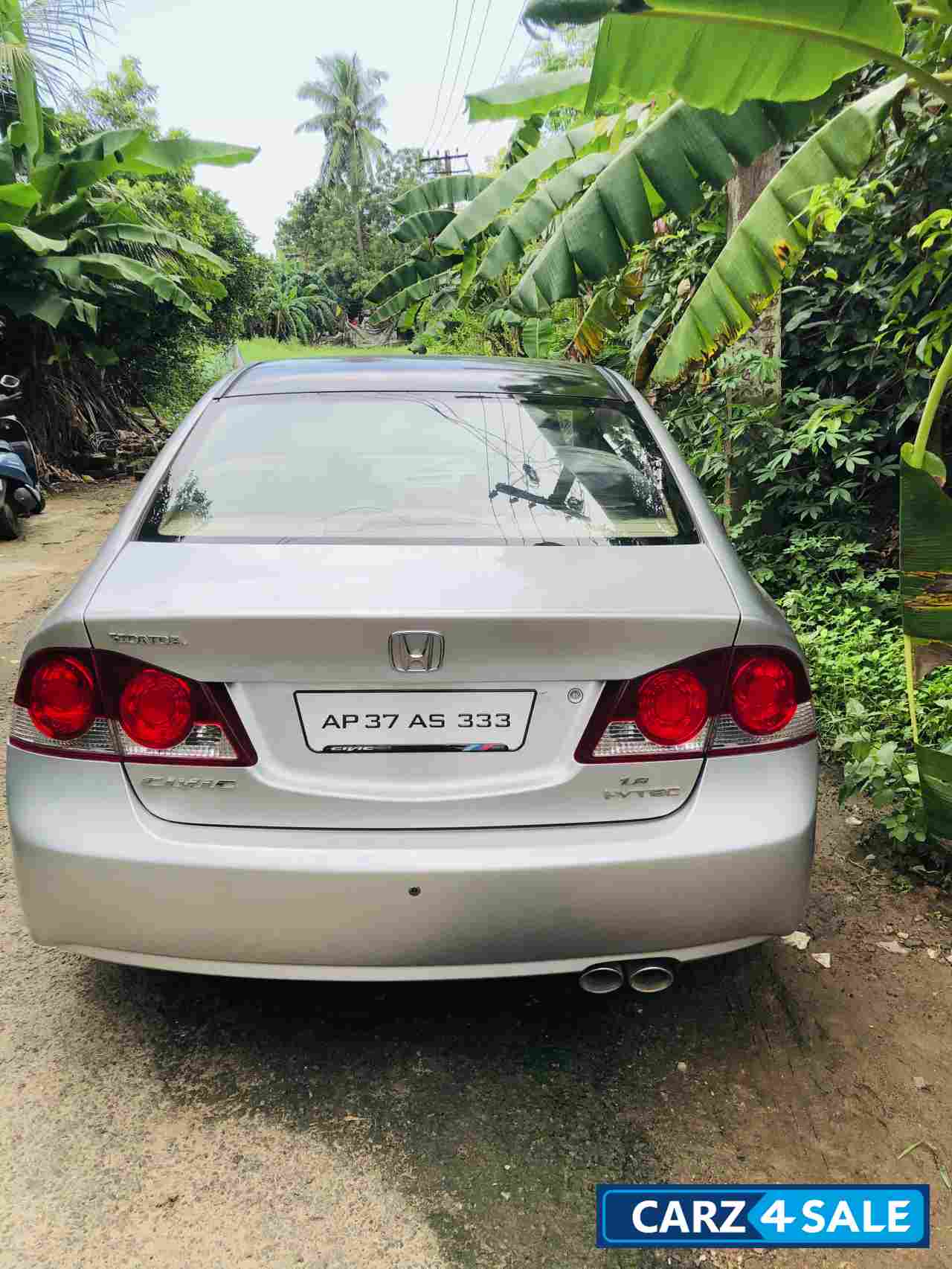 Silver Honda Civic 1.8V MT