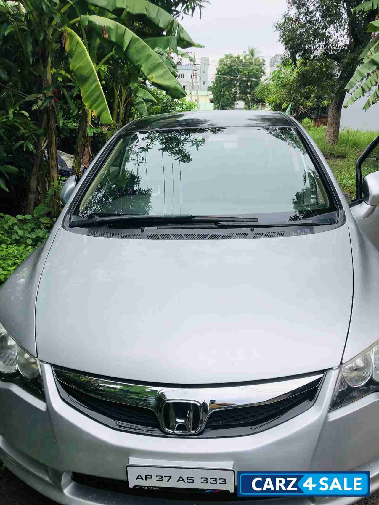 Silver Honda Civic 1.8V MT