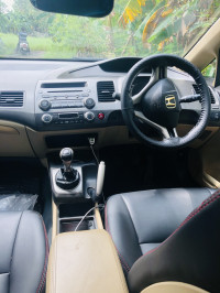 Silver Honda Civic 1.8V MT