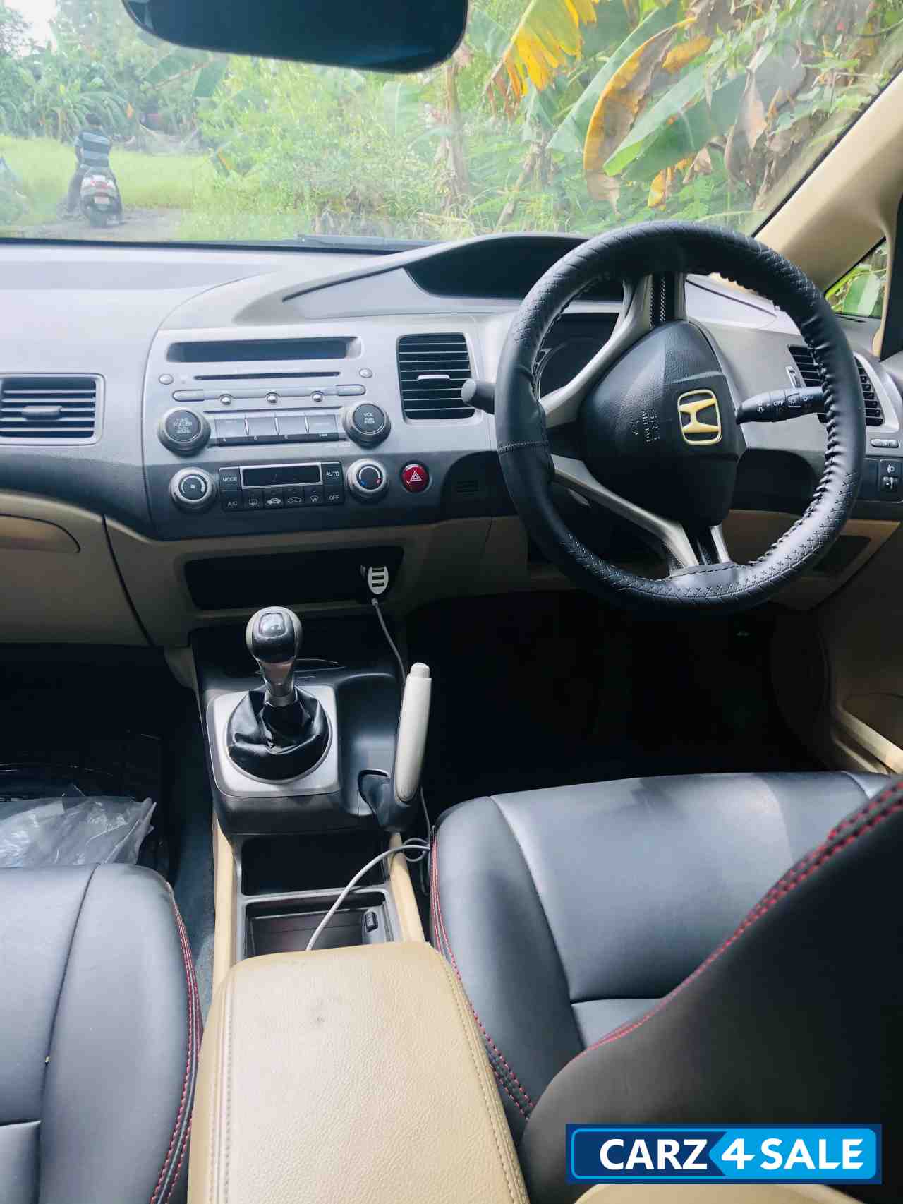 Silver Honda Civic 1.8V MT