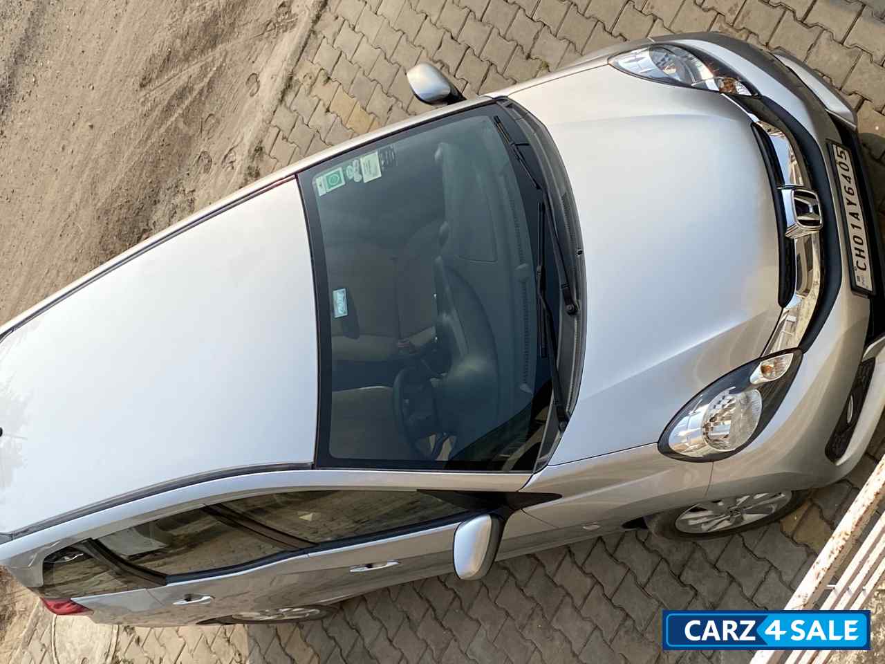 Silver Metallic Honda Mobilio V Diesel