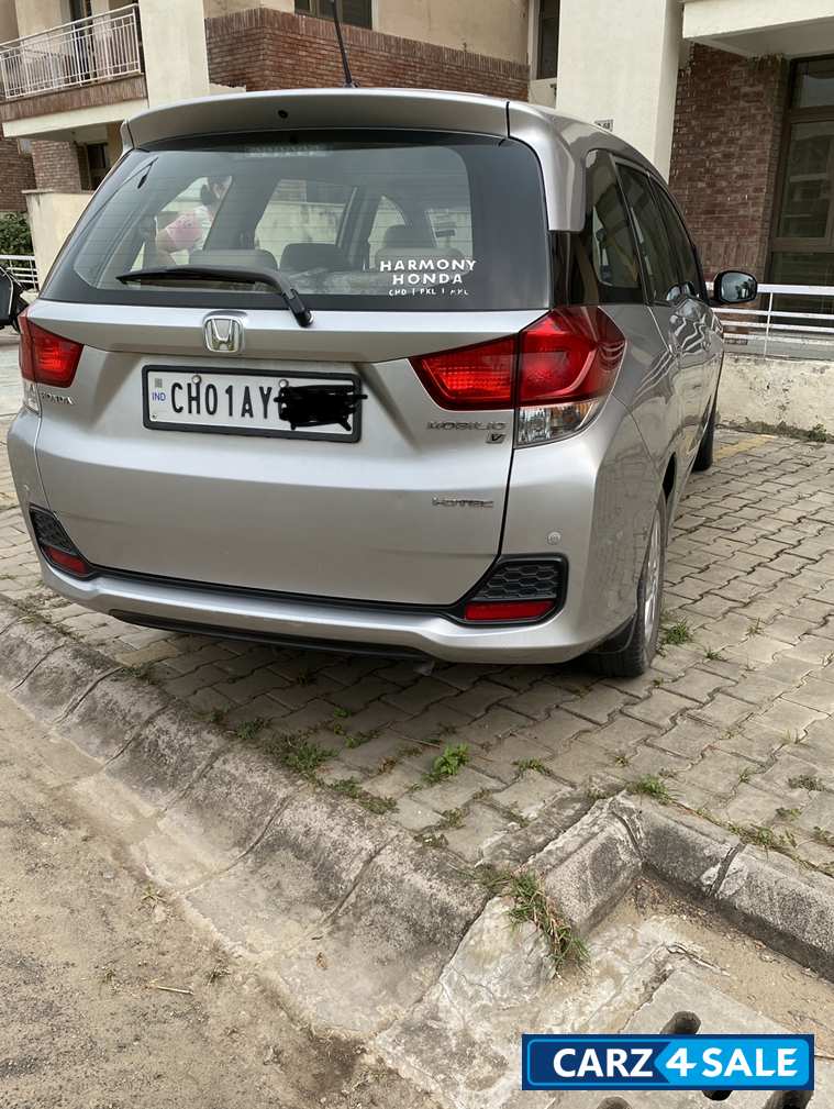Silver Metallic Honda Mobilio V Diesel
