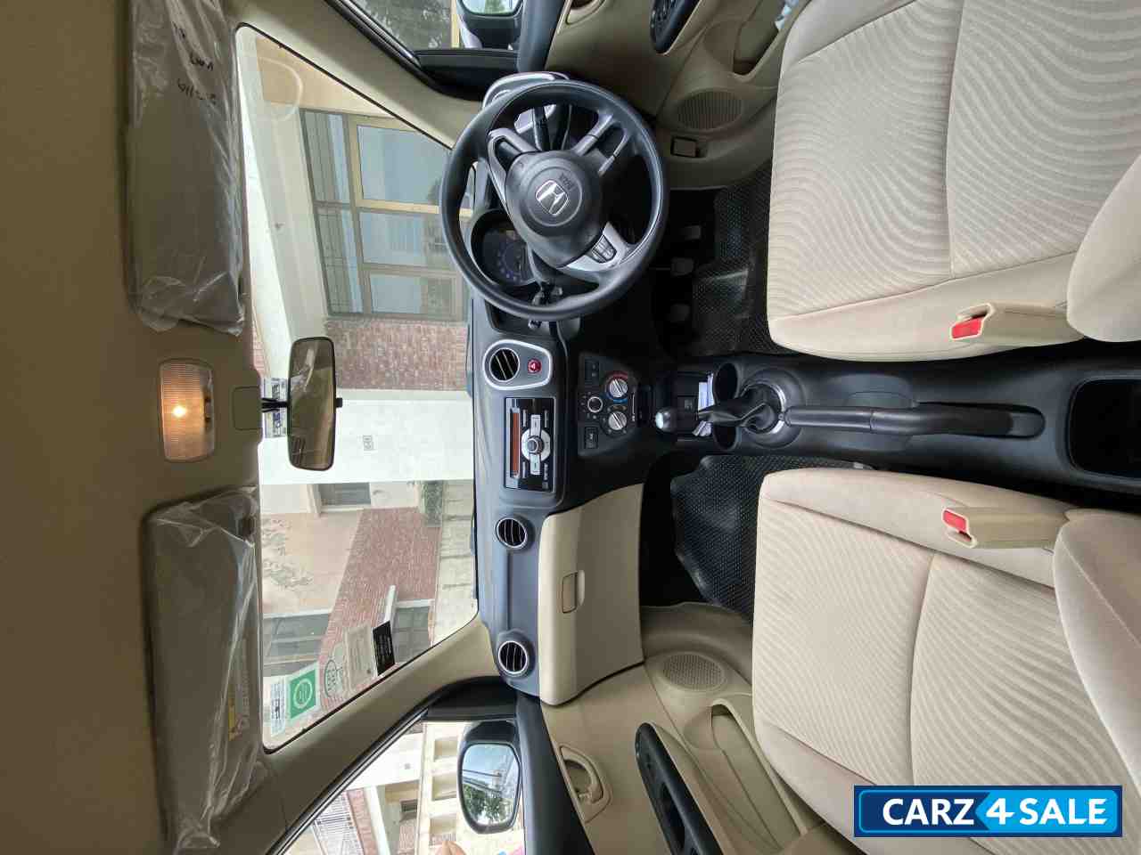 Silver Metallic Honda Mobilio V Diesel