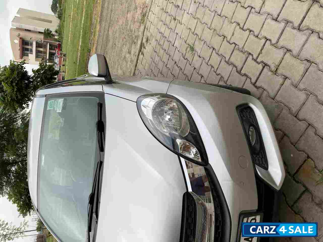Silver Metallic Honda Mobilio V Diesel