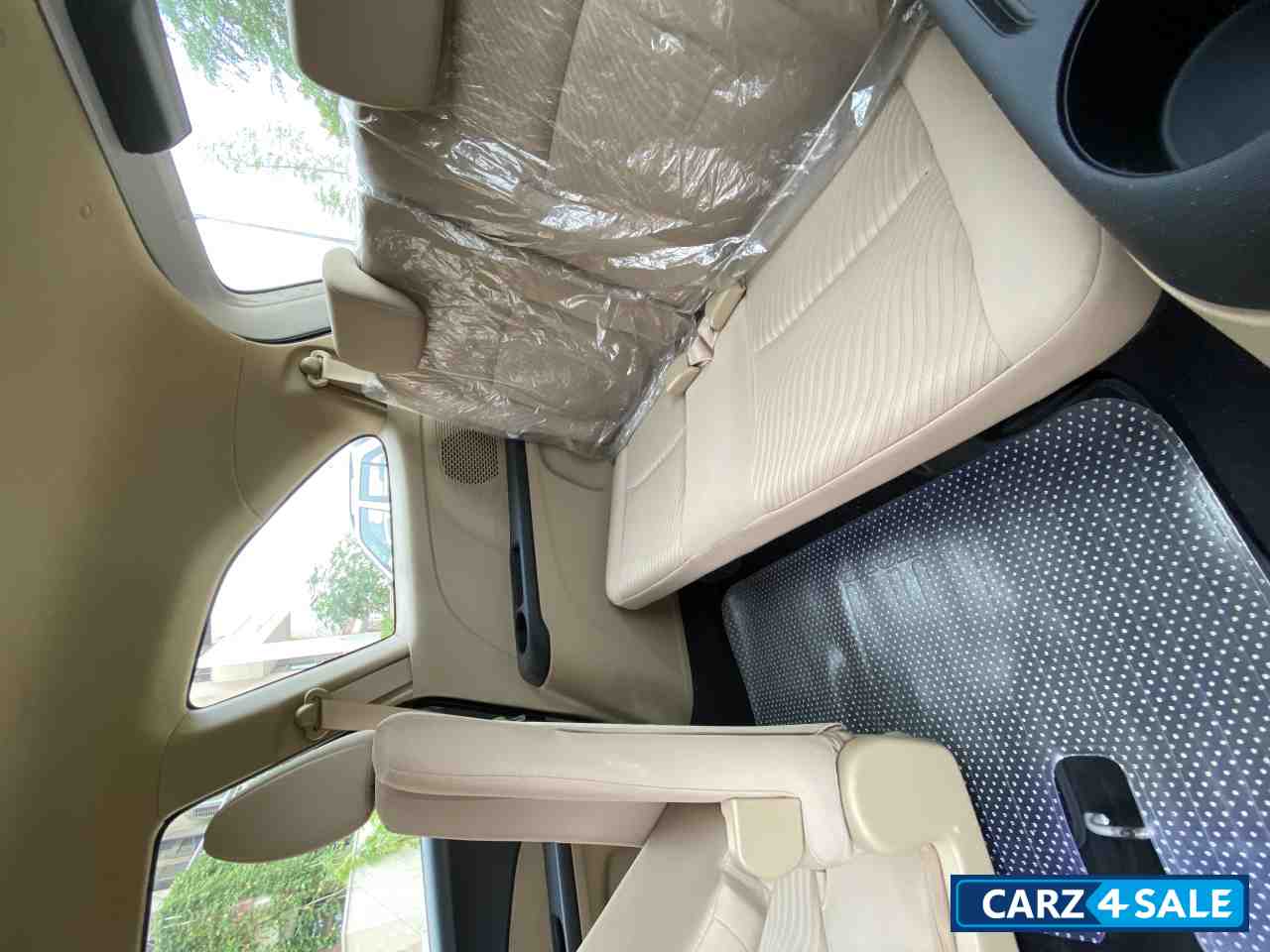 Silver Metallic Honda Mobilio V Diesel