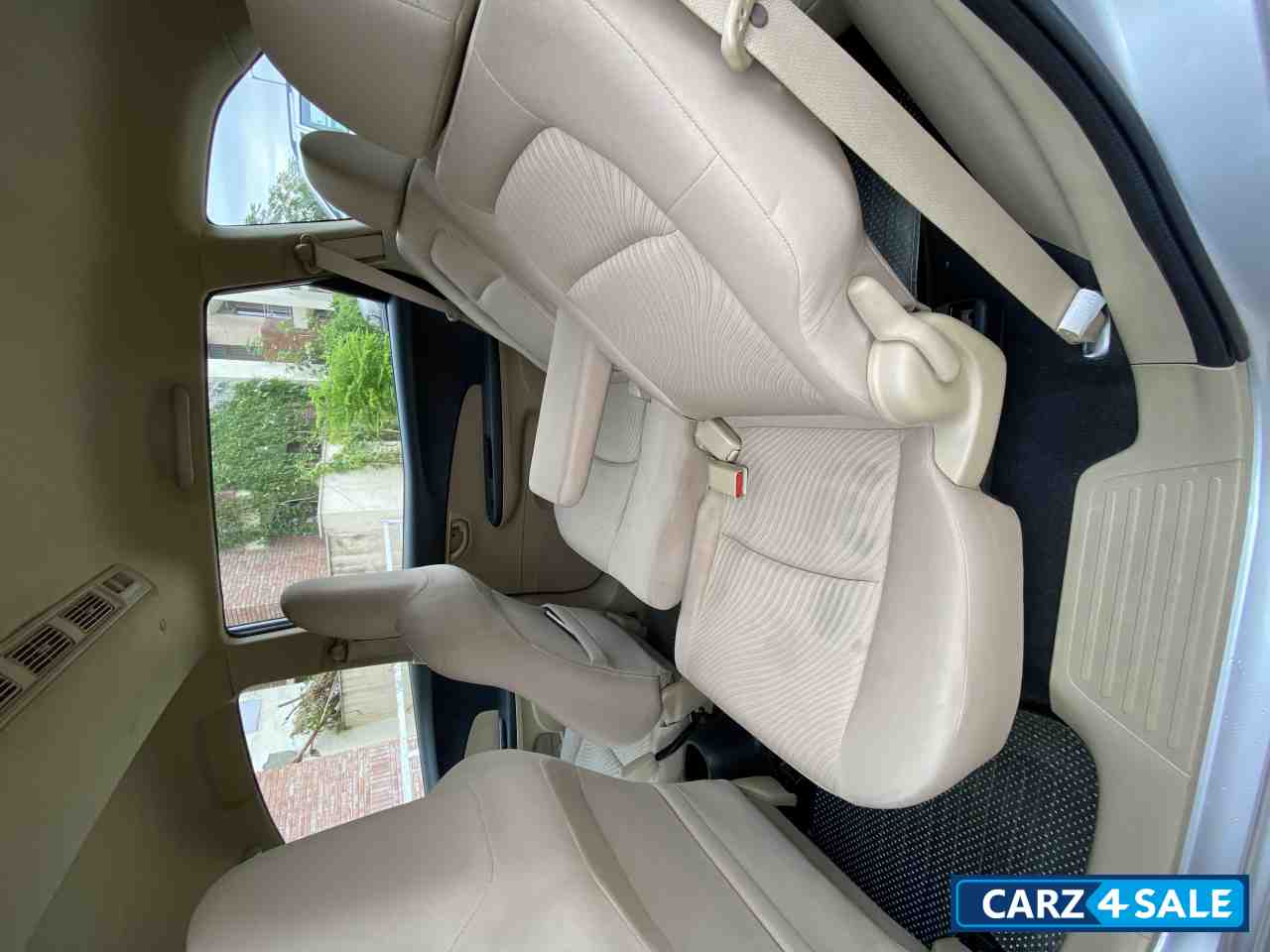 Silver Metallic Honda Mobilio V Diesel