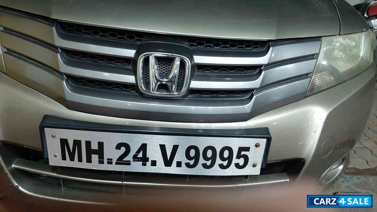 Golden Honda City 1.5 V AT