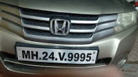 Golden Honda City 1.5 V AT